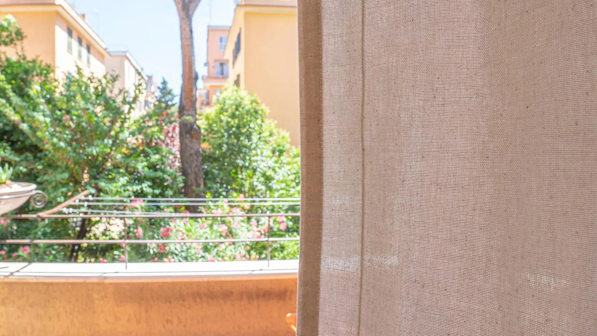 Apartament Casa Bonnet - Elegant Stay Near Trastevere & Gianicolo Rzym